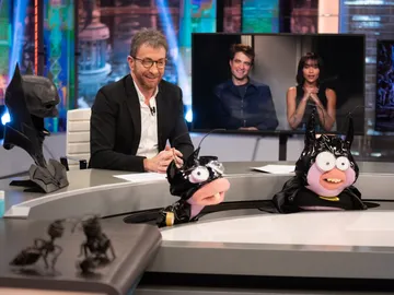 ¿Quién se esconde detrás de sus caras? Robert Pattinson y Zoë Kravitz se transforman en famosos actores ¿Quién se esconde detrás de sus caras? Robert Pattinson y Zoë Kravitz se transforman en famosos actores