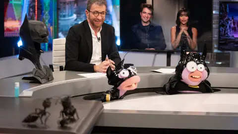 ¿Quién se esconde detrás de sus caras? Robert Pattinson y Zoë Kravitz se transforman en famosos actores 'El Hormiguero 3.0'