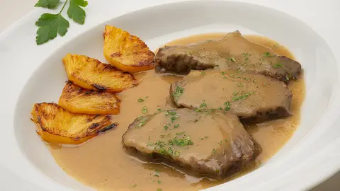 La receta de Arguiñano con la que "siempre vais a tener éxito": carrilleras de ternera con piña La receta de Arguiñano con la que "siempre vais a tener éxito": carrilleras de ternera con piña