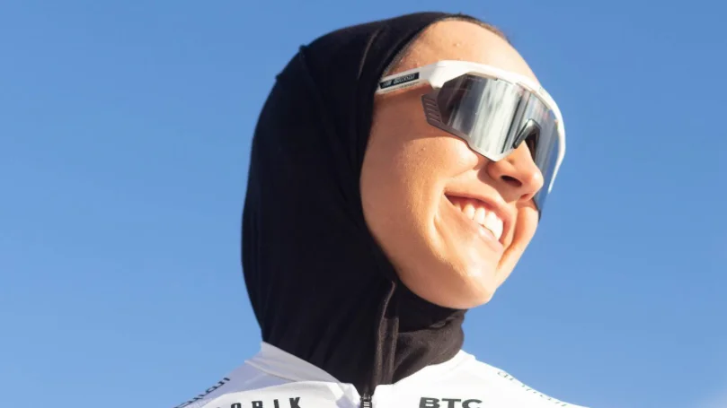 La ciclista Safiya Alsayegh La ciclista Safiya Alsayegh