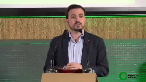 El simpático momento de Garzón ante la prensa: "Cada vez que digo 'macrogranja' pasa algo" El simpático momento de Garzón ante la prensa: "Cada vez que digo 'macrogranja' pasa algo"