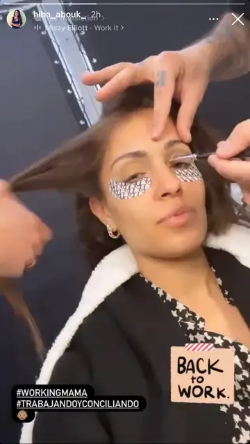 Hiba Abouk muestra cómo es conciliar su vida laboral y familiar tras volver al trabajo Hiba Abouk muestra cómo es conciliar su vida laboral y familiar tras volver al trabajo