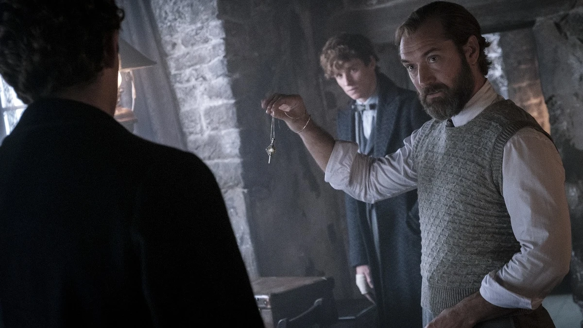 Eddie Redmayne y Jude Law en 'Animales Fantásticos: Los secretos de Dumbledore' Eddie Redmayne y Jude Law en 'Animales Fantásticos: Los secretos de Dumbledore'