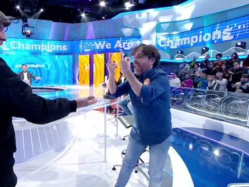 ¿Cómo terminará su pique? Jordi Évole canta ‘We are the champions’ y provoca a Roberto Álamo ¿Cómo terminará su pique? Jordi Évole canta ‘We are the champions’ y provoca a Roberto Álamo