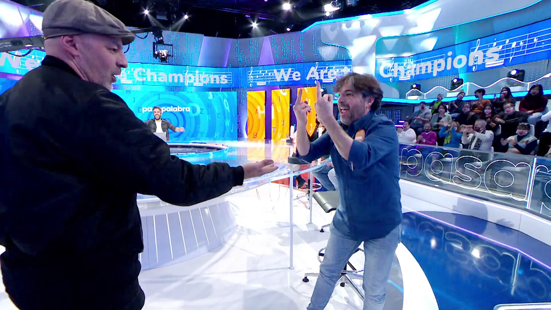 &iquest;C&oacute;mo terminar&aacute; su pique? Jordi &Eacute;vole canta &lsquo;We are the champions&rsquo; y provoca a Roberto &Aacute;lamo