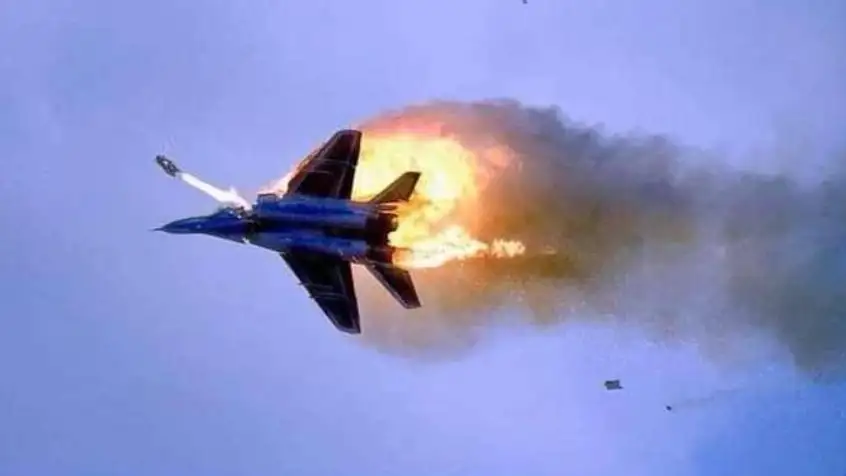 La imagen que circula en redes sociales sobre el supuesto avi&oacute;n ucraniano derribado por un misil ruso