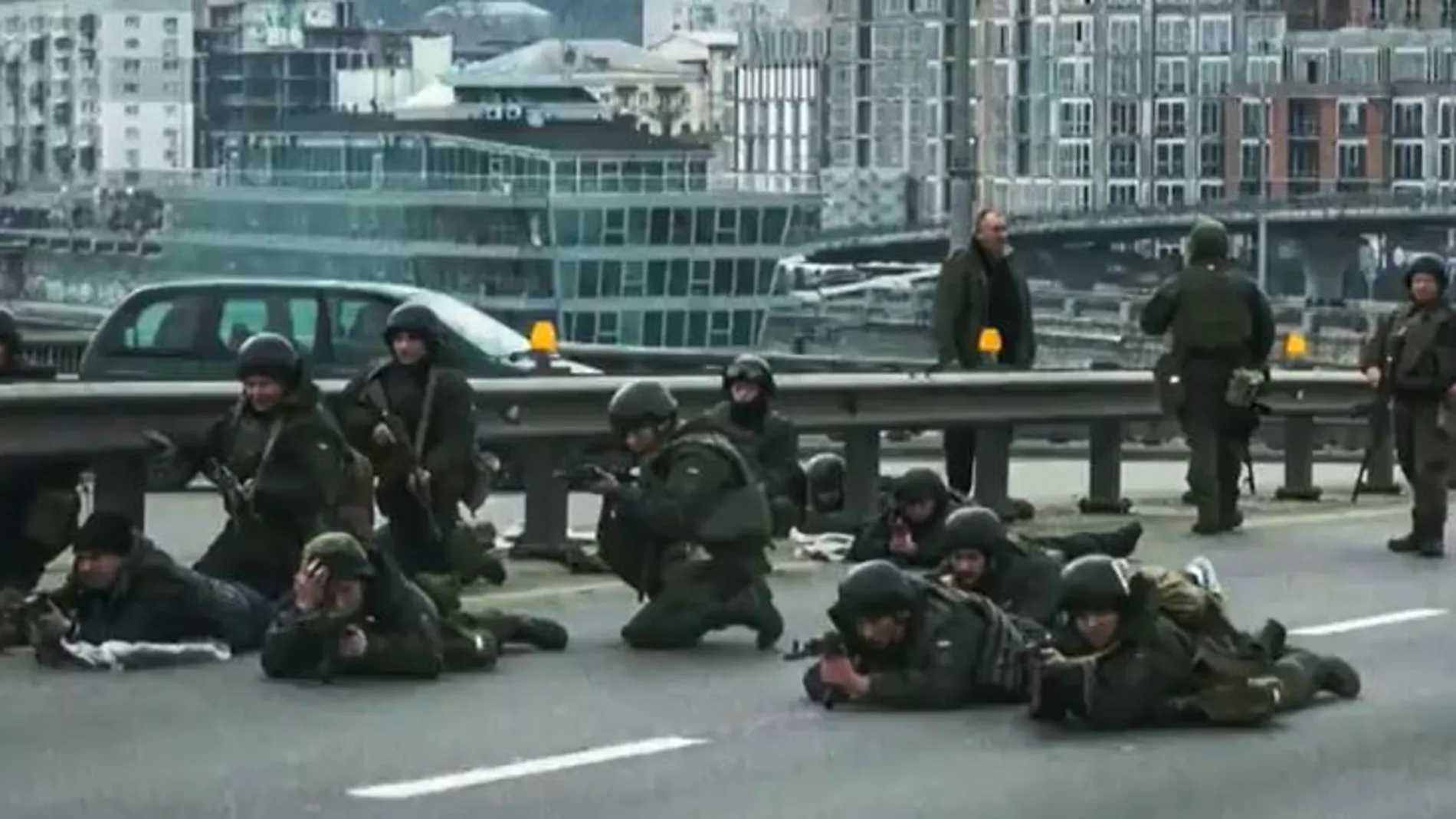 Guardia Nacional ucraniana defiende Kiev de tropas rusas