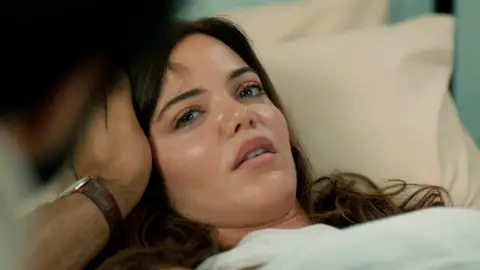 Züleyha despierta junto a Demir: “Perdóname por todo lo que te he hecho” Züleyha despierta junto a Demir: “Perdóname por todo lo que te he hecho”