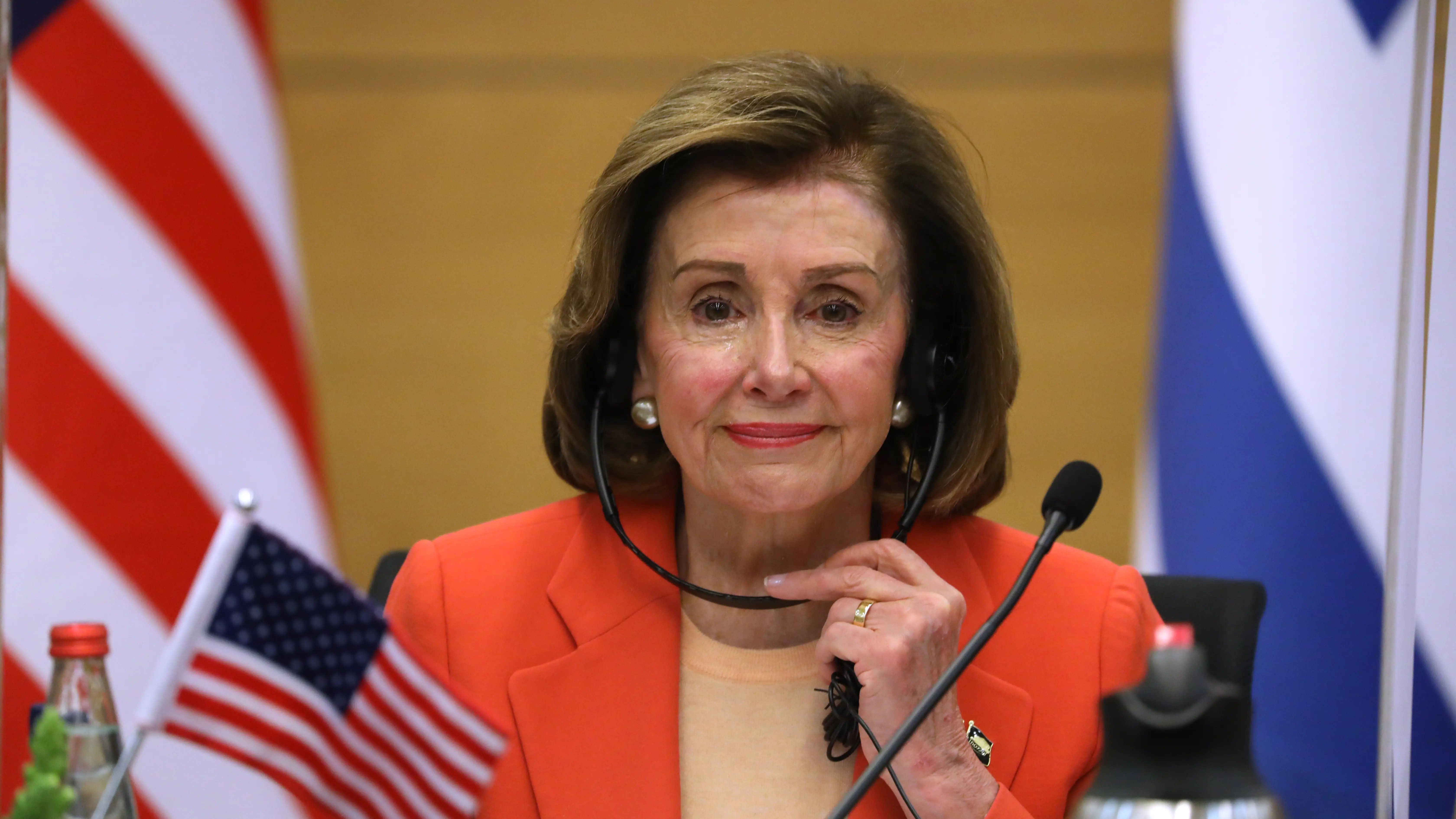 Condenado el asaltante del Capitolio que se fotografió con el atril de Nancy Pelosi Condenado el asaltante del Capitolio que se fotografió con el atril de Nancy Pelosi