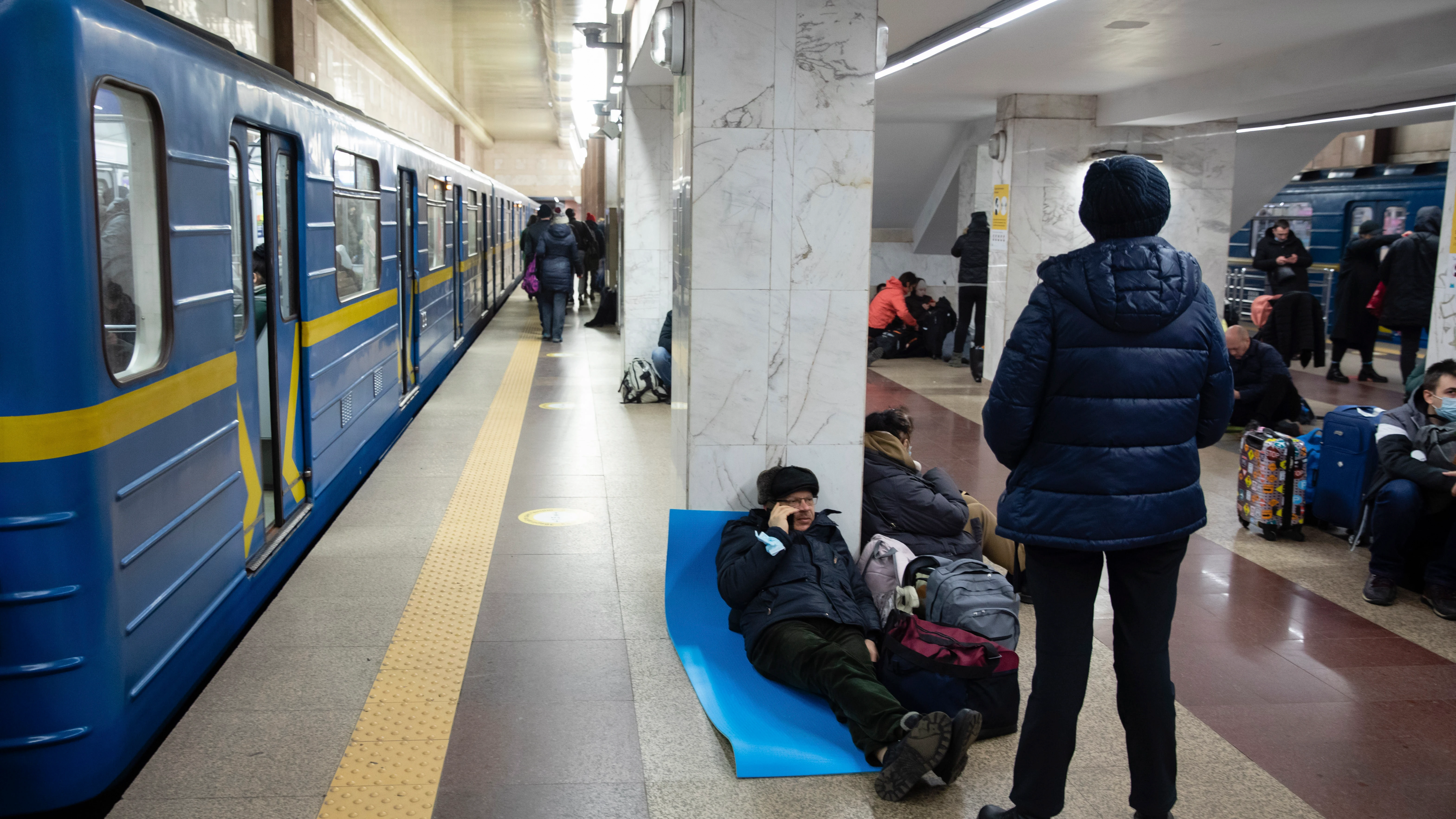 Una estaci&oacute;n de metro en Kiev, Ucrania
