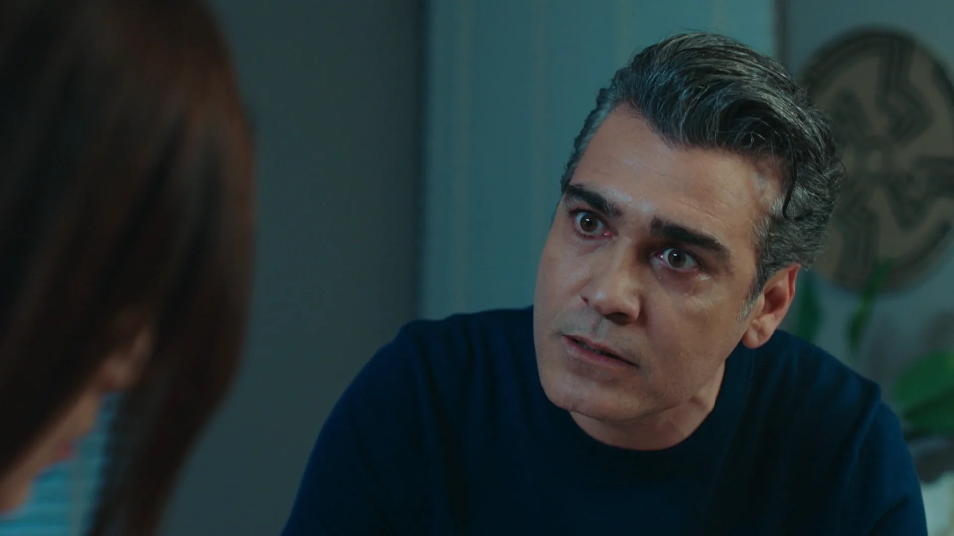 La terrible sospecha de Volkan sobre Derin: "¿Y si ella lo preparó todo?" Volkan va atando cabos y cree que Derin pudo planear su propia desaparición.