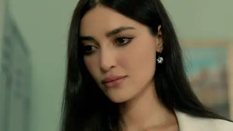 Züleyha amenaza a Müjgan: “No tendré piedad contigo, voy a destruirte” Züleyha amenaza a Müjgan: “No tendré piedad contigo, voy a destruirte”