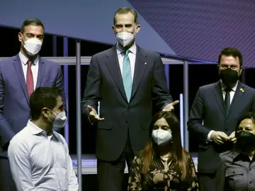 El rey Felipe VI junto con Pedro Sánchez yPere Aragonès El rey Felipe VI junto con Pedro Sánchez yPere Aragonès