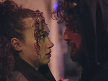 Han descubre que Rüya le está siguiendo: "Me persigues de día y de noche. Estoy harto de ti" Han descubre que Rüya le está siguiendo: "Me persigues de día y de noche. Estoy harto de ti"