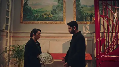 El reencuentro más esperado entre Safiye y Naci: "Ahora que has vuelto ya no me importa nada más" Mejores momentos| Capítulo 64