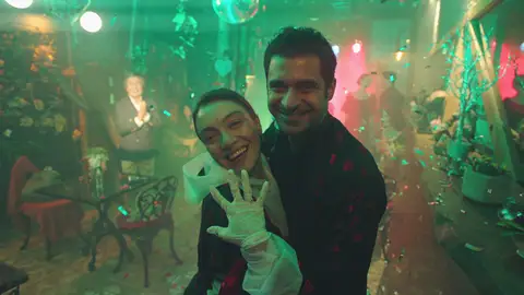 ¡La romántica pedida de mano que Gülben siempre había soñado se hace realidad! Mejores momentos| Capítulo 64