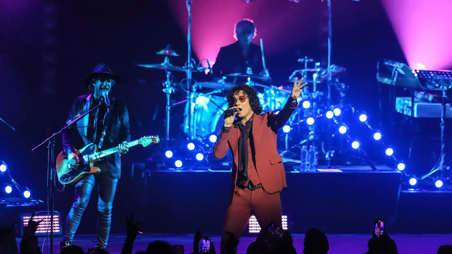 Enrique Bunbury anuncia su retirada de los escenarios por problemas de salud Enrique Bunbury anuncia su retirada de los escenarios por problemas de salud