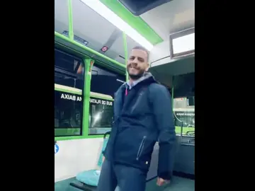 El conductor de Vigo que arrasa en TikTok El conductor de Vigo que arrasa en TikTok