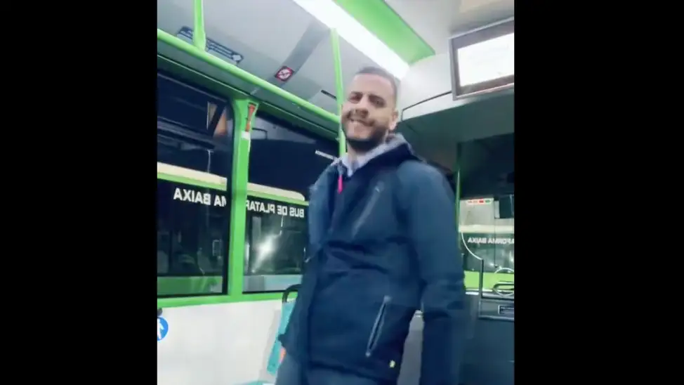 El conductor de Vigo que arrasa en TikTok El conductor de Vigo que arrasa en TikTok