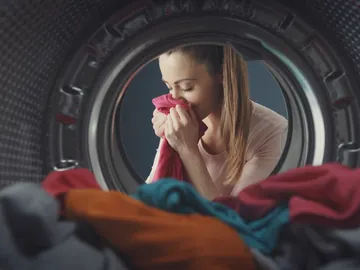 Evitar los males olores de la lavadora en nuestra ropa es fácil si sabes cómo. Evitar los males olores de la lavadora en nuestra ropa es fácil si sabes cómo.