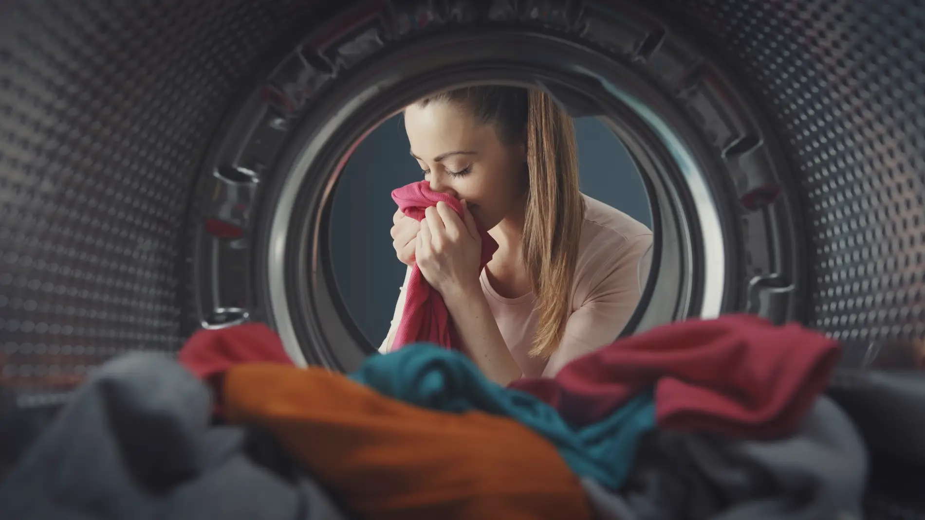 Evitar los males olores de la lavadora en nuestra ropa es fácil si sabes cómo.
