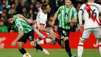 Borja Iglesias empata el partido contra el Rayo Vallecano y el Betis jugará la final de la Copa del Rey