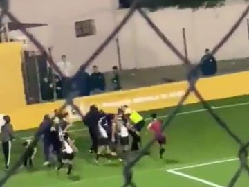 Varios futbolistas cadetes agreden a un árbitro en un partido en Ceuta