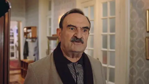 Mejores momentos| Capítulo 68 La promesa de Hikmet a sus hijos: "A partir de ahora haré todo lo posible para que no haya más sufrimiento en esta casa"