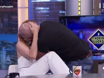 Luis Zahera reclama un papel con besos y lo demuestra con un 'morreo' a Nathalie Poza Luis Zahera reclama un papel con besos y lo demuestra con un 'morreo' a Nathalie Poza