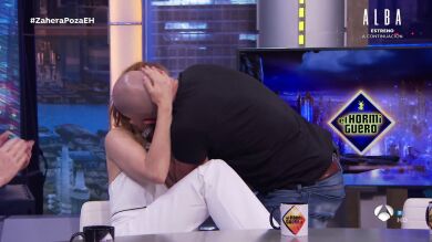 Luis Zahera reclama un papel con besos y lo demuestra con un 'morreo' a Nathalie Poza