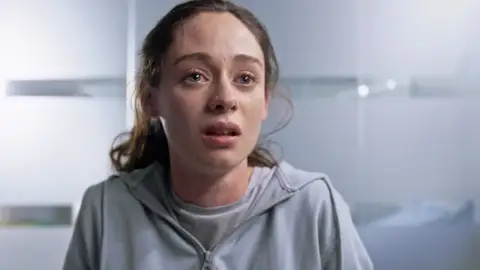 Alba se somete a unas duras preguntas tras el examen médico: “¿Recuerda haber salido de casa sin ropa interior?” Alba se somete a unas duras preguntas tras el examen médico: “¿Recuerda haber salido de casa sin ropa interior?”