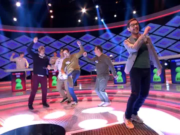 ¡Desmadre en ‘Boom’! Los ‘Sindulfos’ se desatan bailando el mejor techno de Paco Pil ¡Desmadre en ‘Boom’! Los ‘Sindulfos’ se desatan bailando el mejor techno de Paco Pil