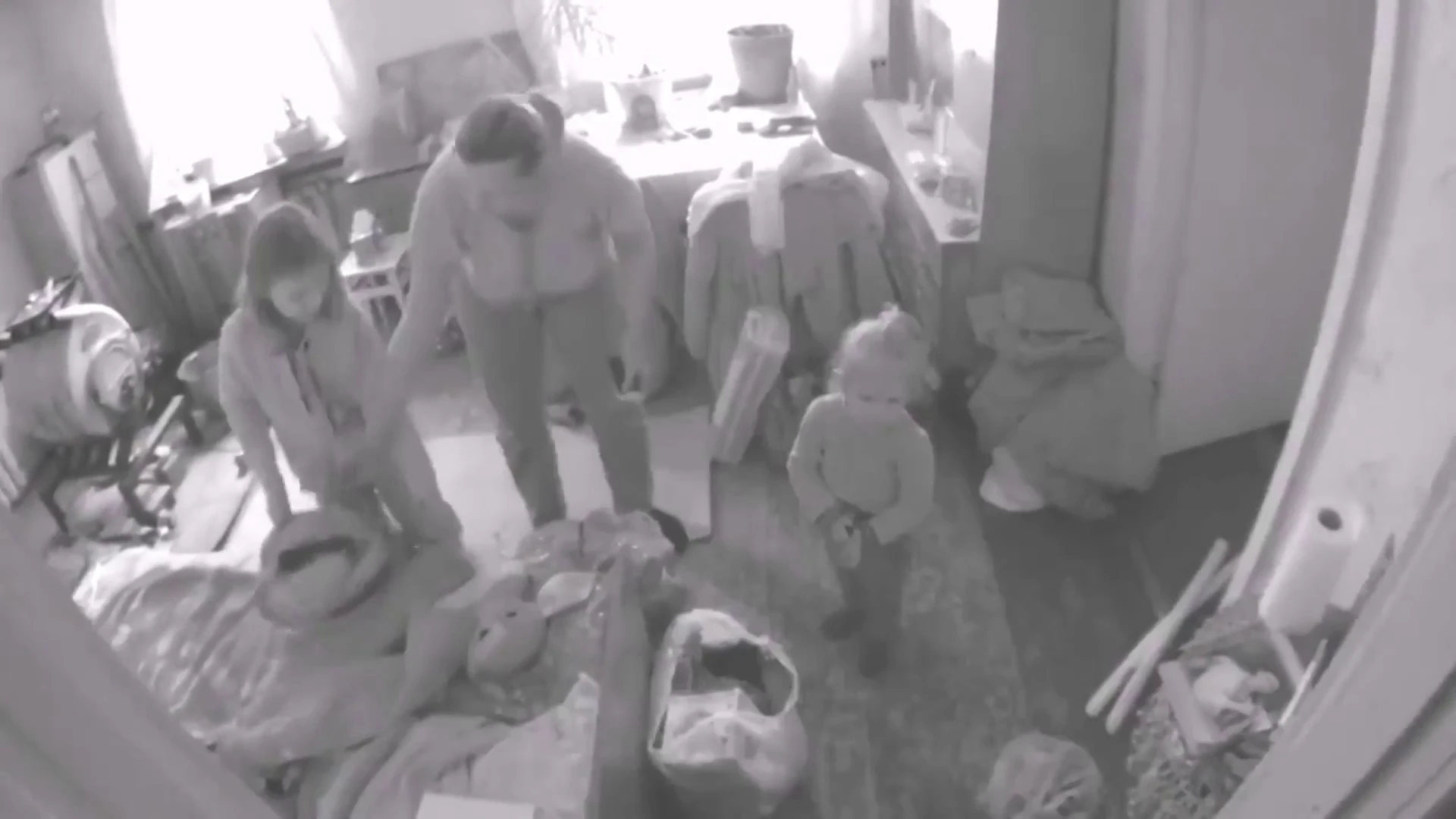 Así ha sido la tensa evacuación de urgencia de una familia en Makarov Así ha sido la tensa evacuación de urgencia de una familia en Makarov