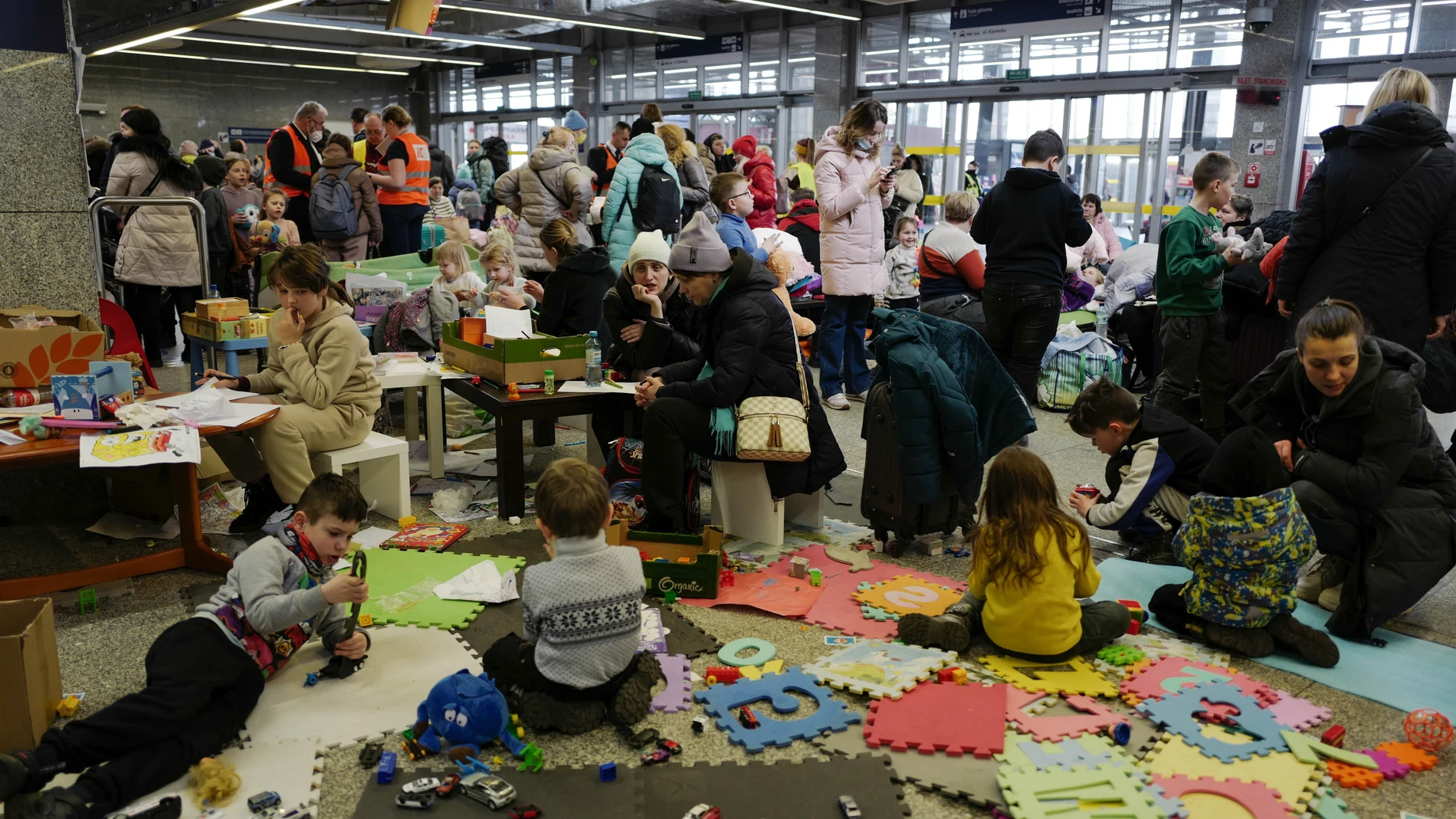 Leópolis, la puerta de salida para miles de refugiados que quieren huir de Ucrania