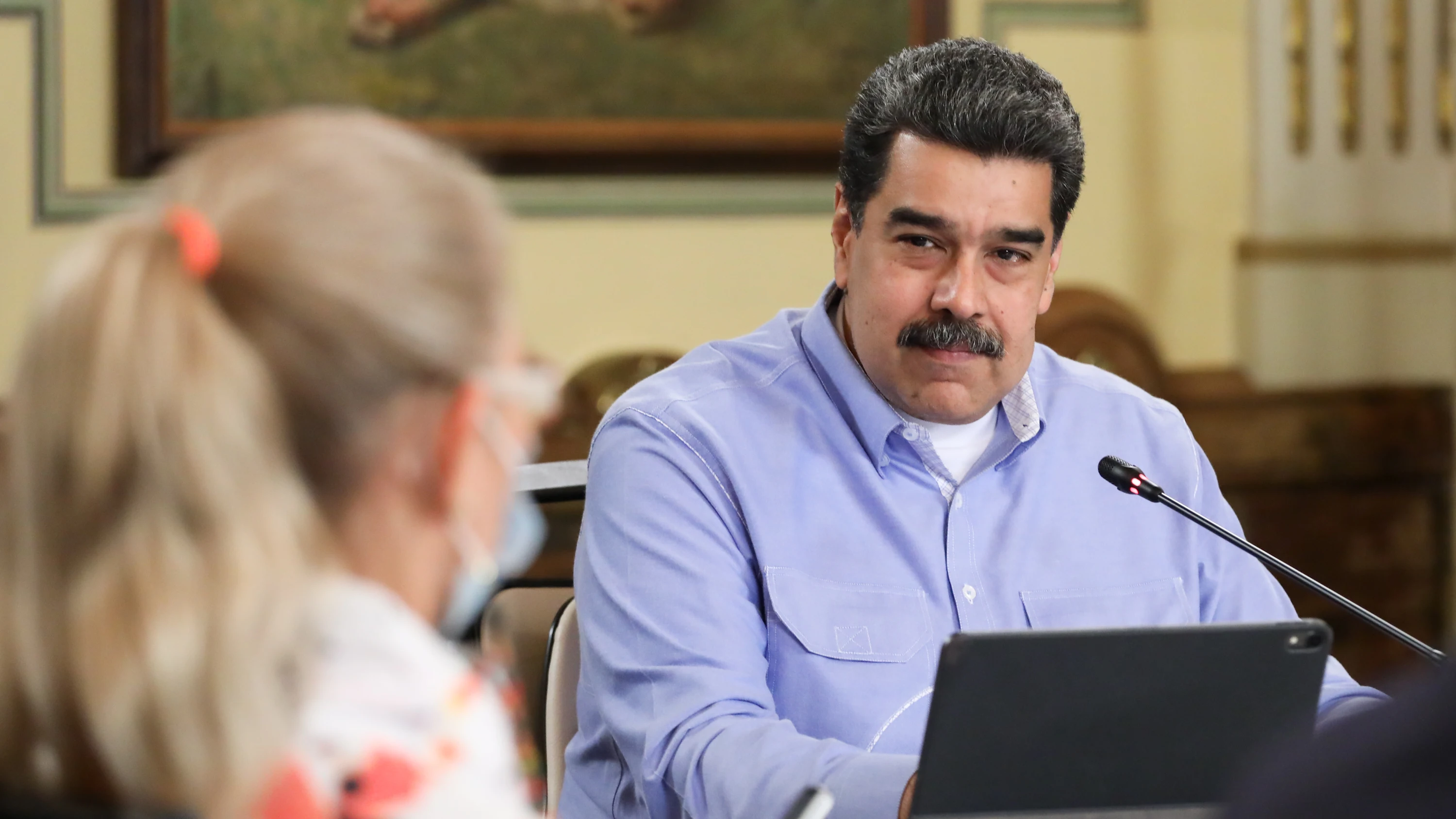 Nicol&aacute;s Maduro libera a dos presos de Estados Unidos