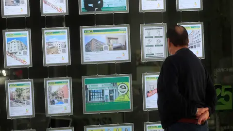 El Tribunal Constitucional tumba la ley catalana para regular el alquiler El Tribunal Constitucional tumba la ley catalana para regular el alquiler