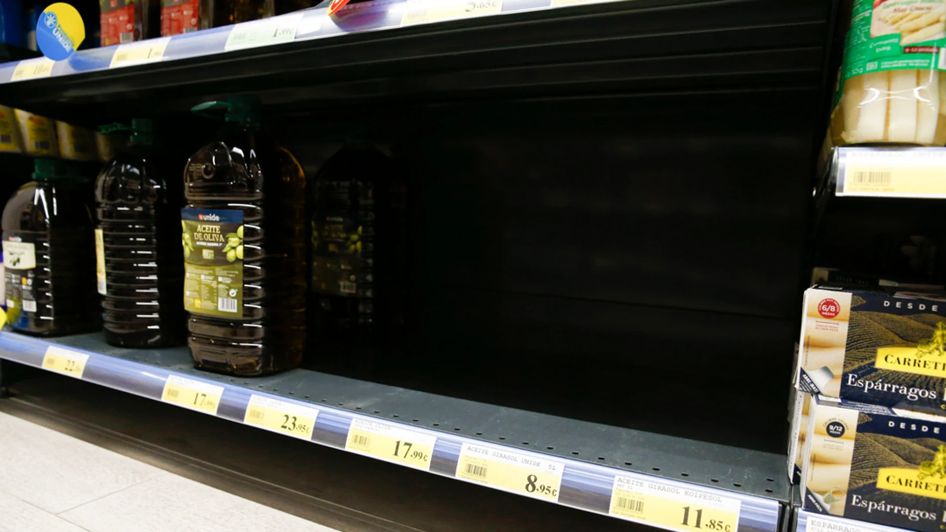 Empresas de bollería industrial o galletas en alerta por la escasez de aceite de girasol por la guerra en Ucrania