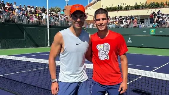 Rafa Nadal y Carlos Alcarz entrenan juntos en Indian Wells Rafa Nadal y Carlos Alcarz entrenan juntos en Indian Wells