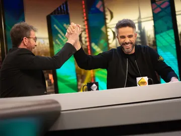 El 'gallo' Roberto Leal improvisa un rap en 'El Hormiguero 3.0' explicando por qué no hay que perderse 'El Desafío' El 'gallo' Roberto Leal improvisa un rap en 'El Hormiguero 3.0' explicando por qué no hay que perderse 'El Desafío'