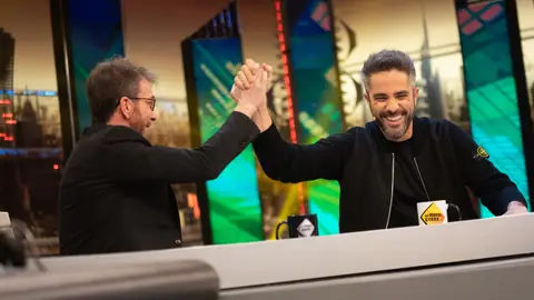 El 'gallo' Roberto Leal improvisa un rap en 'El Hormiguero 3.0' explicando por qué no hay que perderse 'El Desafío' El 'gallo' Roberto Leal improvisa un rap en 'El Hormiguero 3.0' explicando por qué no hay que perderse 'El Desafío'