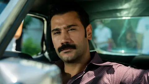 Yilmaz en el capítulo 67 de 'Tierra Amarga' Yilmaz en el capítulo 67 de 'Tierra Amarga'