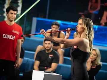 María Pombo saca su puntería con la Cerbatana Mortal en ‘El Desafío’ María Pombo saca su puntería con la Cerbatana Mortal en ‘El Desafío’