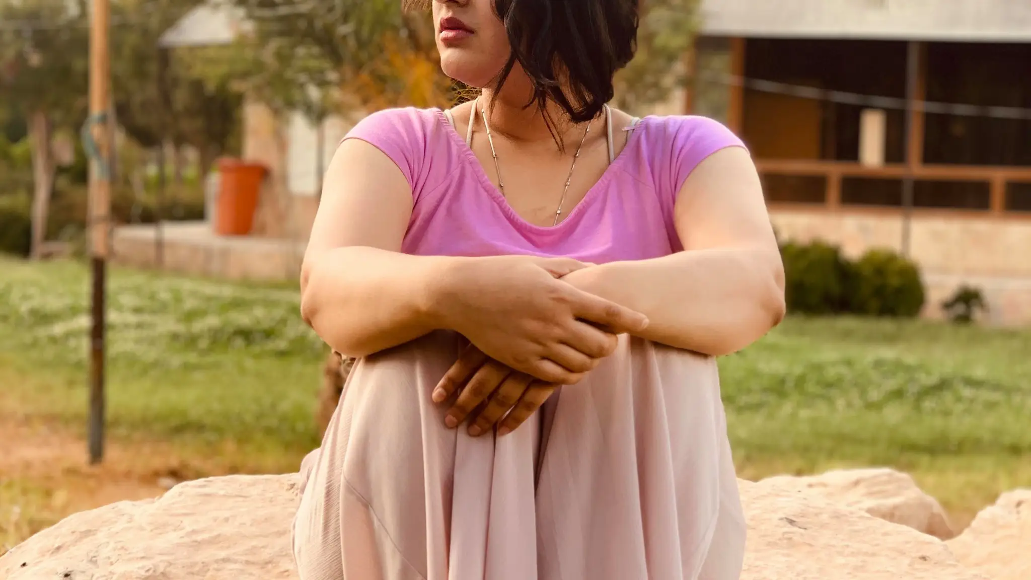 Mata a su hermana, estrella de TikTok, por utilizar tops y blusas cortas