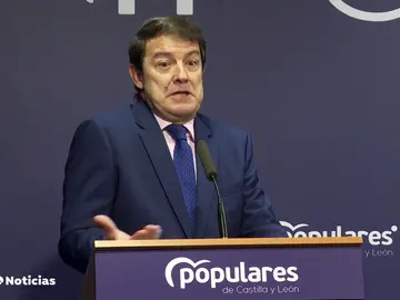 La torpeza de Alfonso Fernández Mañueco para defender el pacto de Gobierno con Vox: "La inmigración ordenada es eso" La torpeza de Alfonso Fernández Mañueco para defender el pacto de Gobierno con Vox: "La inmigración ordenada es eso"