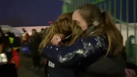 Dasha, menor tras cruzar la frontera de Ucrania: "Hay que salir para poder vivir" Dasha, menor tras cruzar la frontera de Ucrania: "Hay que salir para poder vivir"