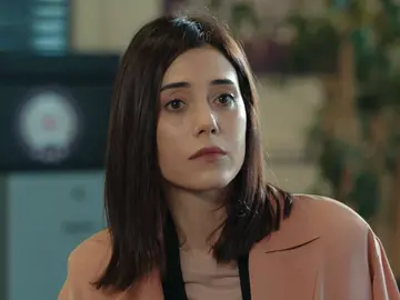 La policía sospecha de Asya y cree que fue ella 'el cerebro' en el secuestro de Derin La policía sospecha de Asya y cree que fue ella 'el cerebro' en el secuestro de Derin