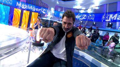 Para nostálgicos: Juan del Val lanza “¡Puños fuera!” para vencer a Juan Betancourt en ‘La Pista’