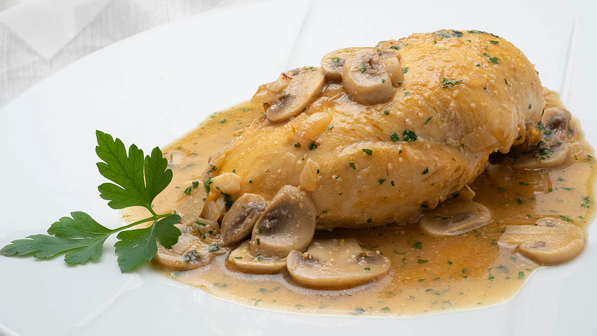 Una receta rápida, fácil y sabrosa de Arguiñano: pollo marsala con salsa de champiñones