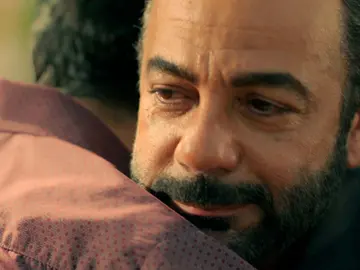 Yilmaz se despide de Fekeli antes de escaparse con Züleyha Yilmaz se despide de Fekeli antes de escaparse con Züleyha