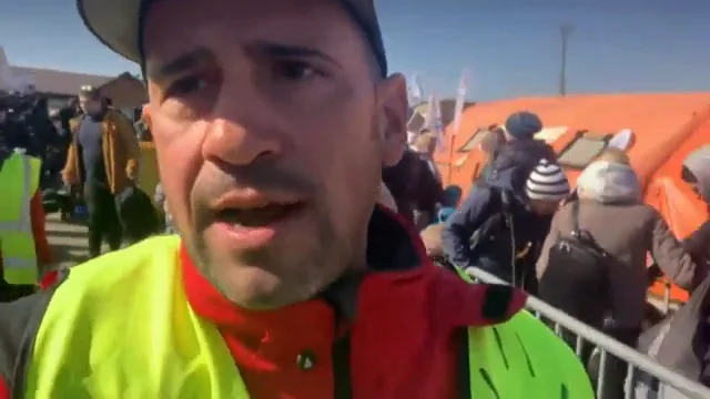 La guerra desvía el viaje de Santiago al Mundial: "Hay que ayudar a Ucrania" La guerra desvía el viaje de Santiago al Mundial: "Hay que ayudar a Ucrania"